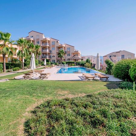 Unique Residence Hotel Golf And Spa Сёке Экстерьер фото