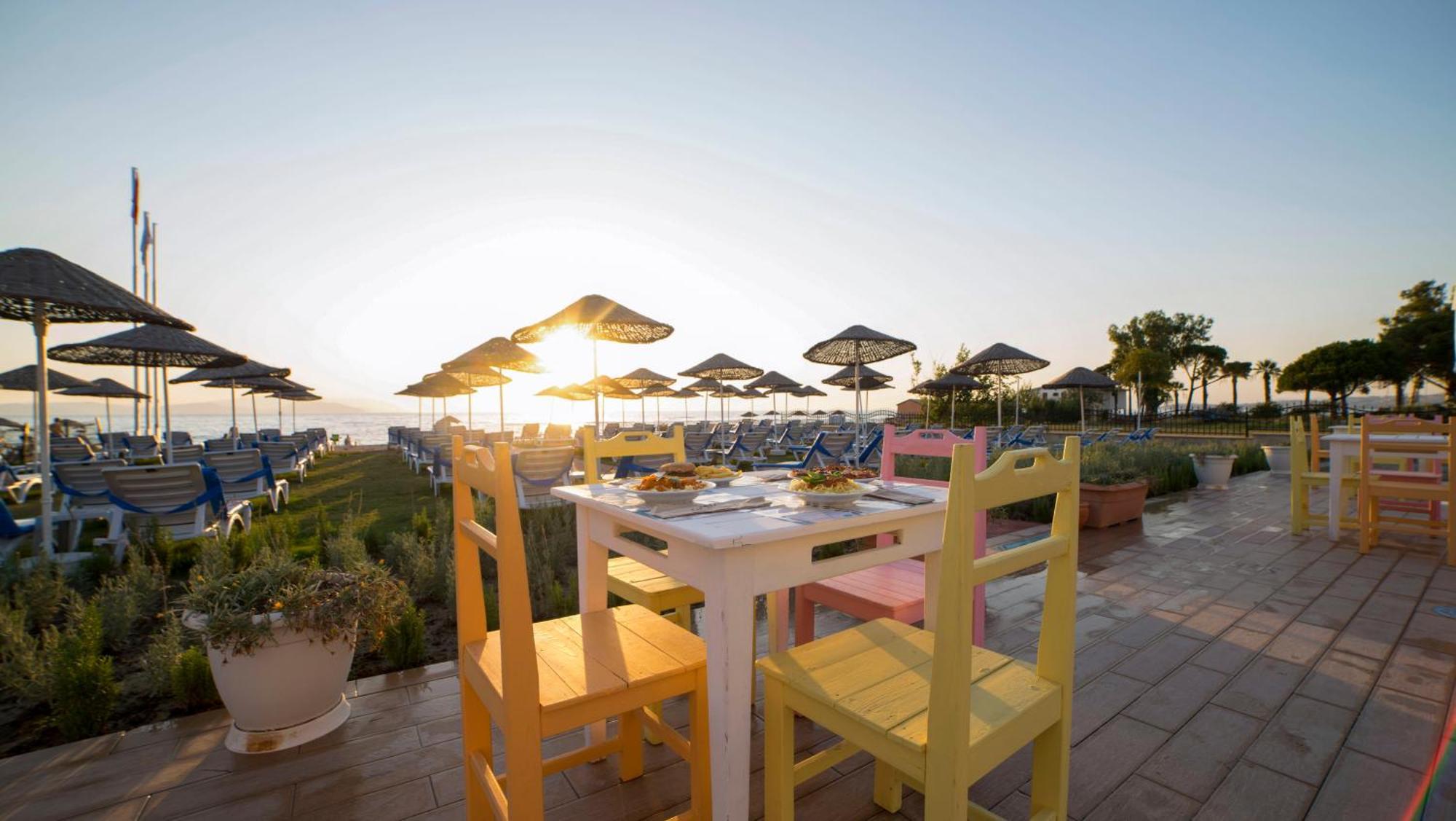 Unique Residence Hotel Golf And Spa Сёке Экстерьер фото
