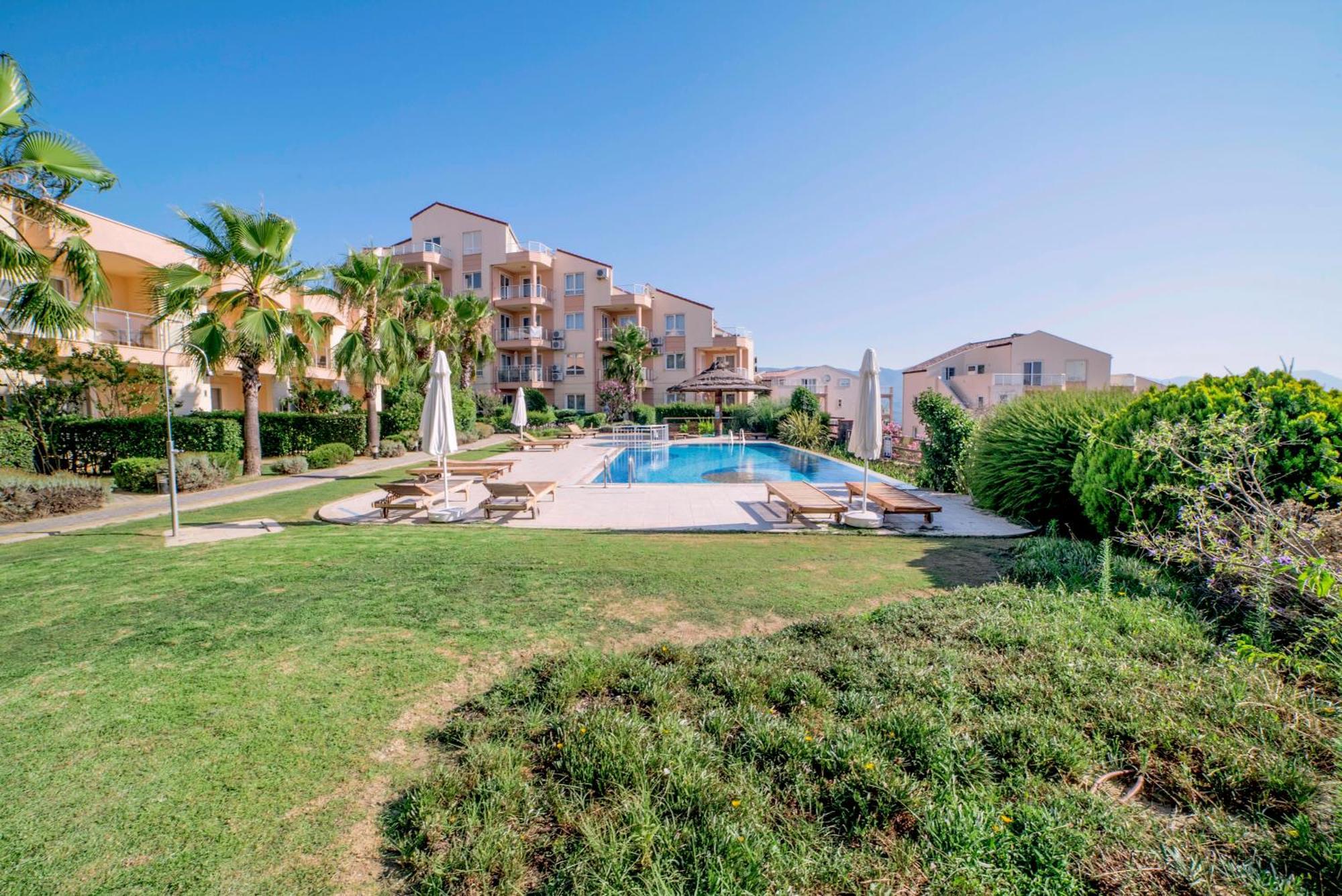 Unique Residence Hotel Golf And Spa Сёке Экстерьер фото