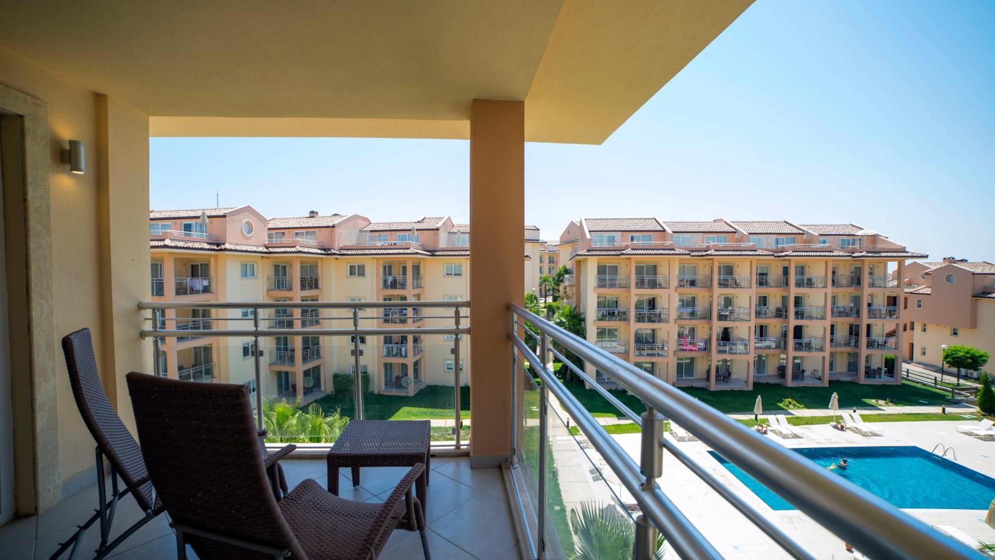 Unique Residence Hotel Golf And Spa Сёке Экстерьер фото