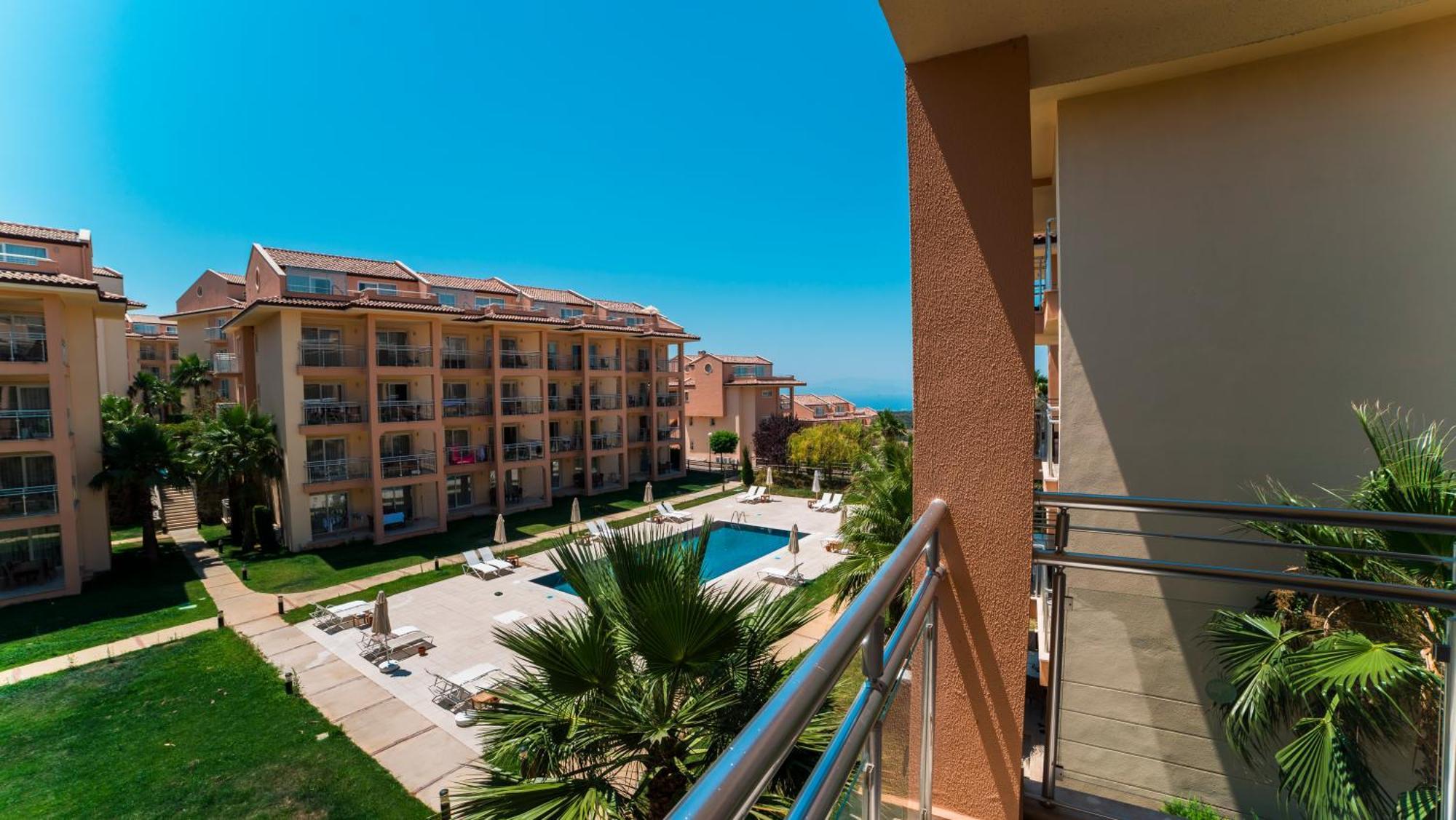 Unique Residence Hotel Golf And Spa Сёке Экстерьер фото