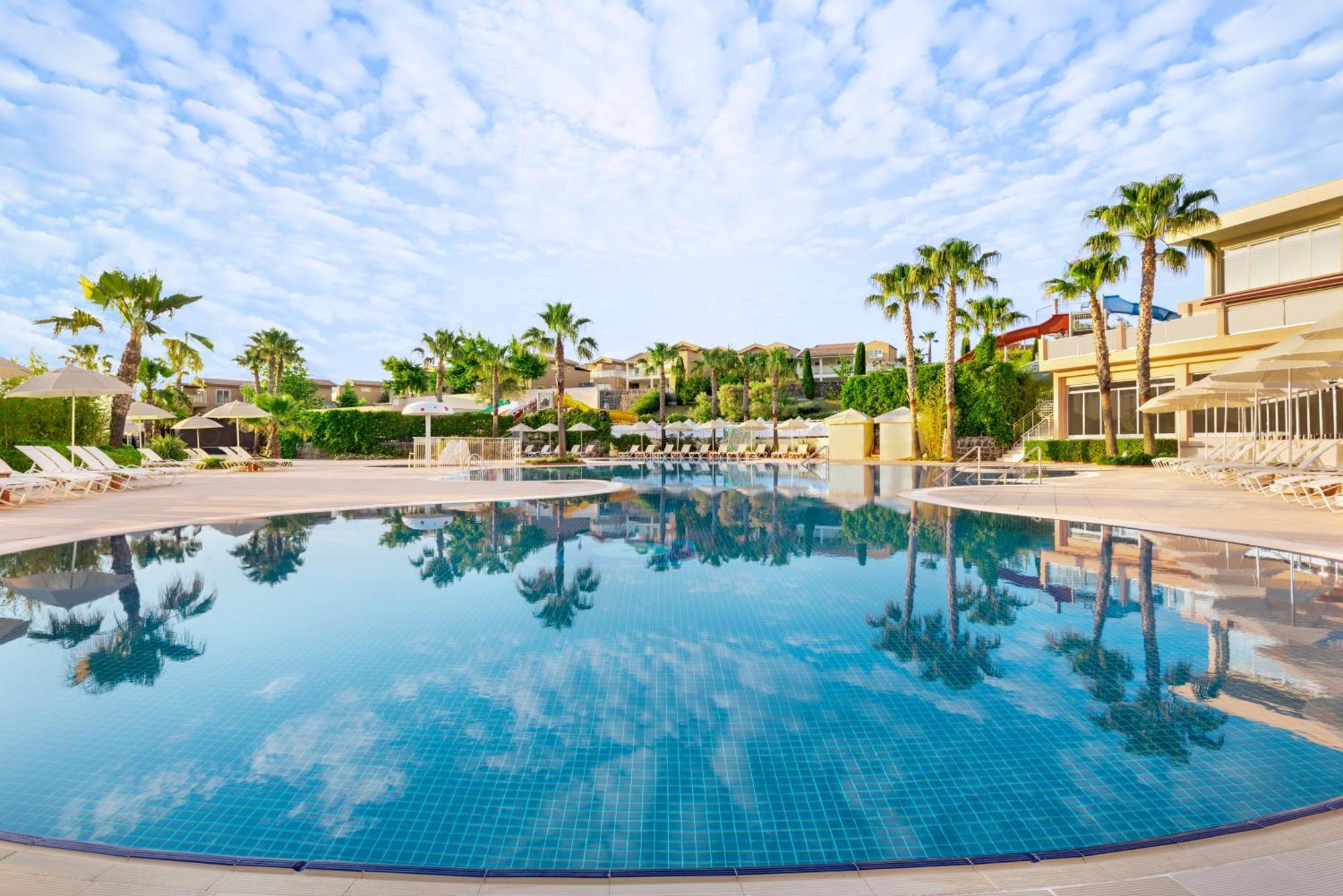 Unique Residence Hotel Golf And Spa Сёке Экстерьер фото